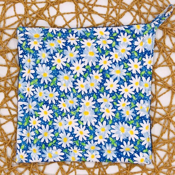 Handmade Potholder, Mitt, Finger Hotpad Set, Gift  Set, Blue Daisy Print - Picture 10 of 11